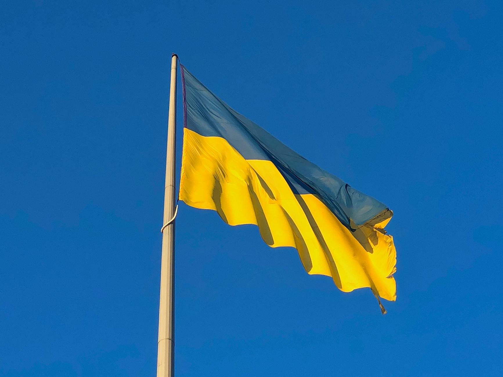 Global Markets on Edge: Fed Independence Challenged, Ukraine Rejects Land Swap, and Geopolitical Tensions Rise