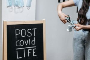 Global Markets Juggle Rate-Cut Hopes, Oil Volatility and Geopolitical Risks as Year-End Rally Faces New Tests